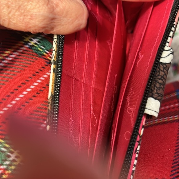 New without tags absolutely gorgeous Vera Bradley billfold. Beautiful Buy. - Picture 3 of 6